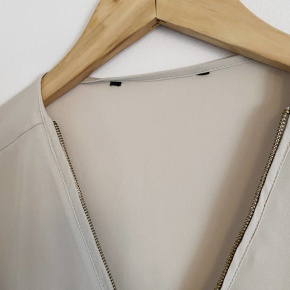 Creamy Beige Gold Zip Front Double Pocket Blouse - Picture 7 of 9